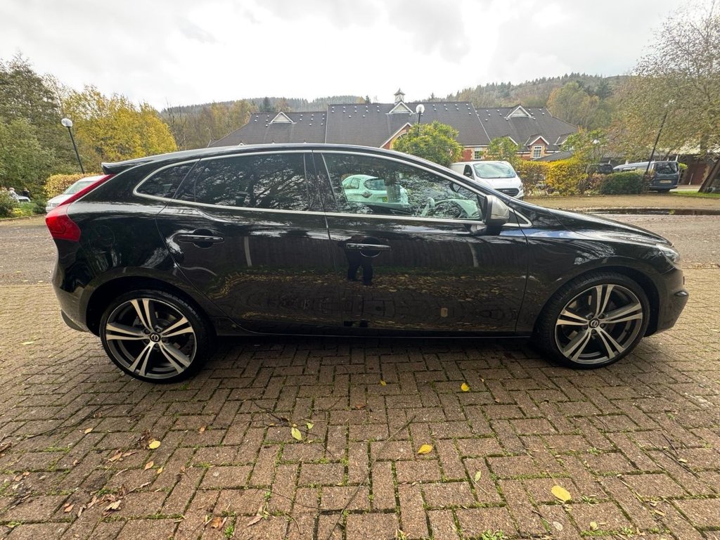 Used Volvo V40 2015 for sale - 76396177: Photo 5