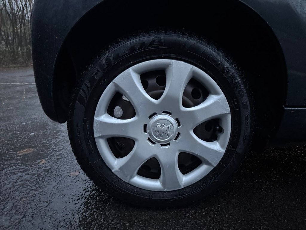 Used Peugeot 107 2011 for sale - 76710874: Photo 15