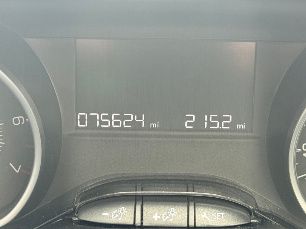 Used Peugeot 208 2015 for sale - 77905327: Photo 19