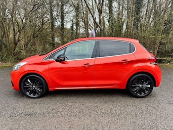 Used Peugeot 208 2015 for sale - 77905327: Photo