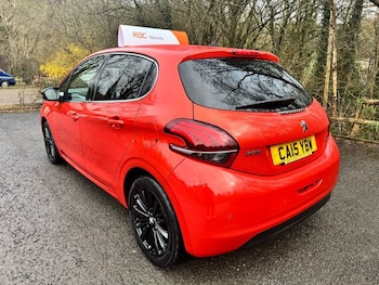 Used Peugeot 208 2015 for sale - 77905327: Photo