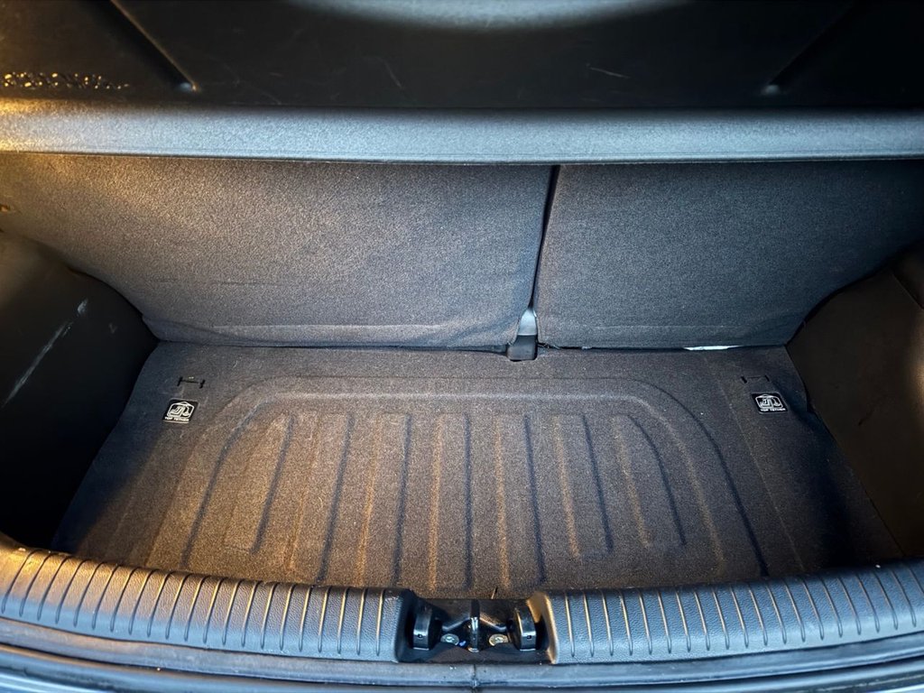 Used Hyundai i10 2015 for sale - 76986111: Photo 11