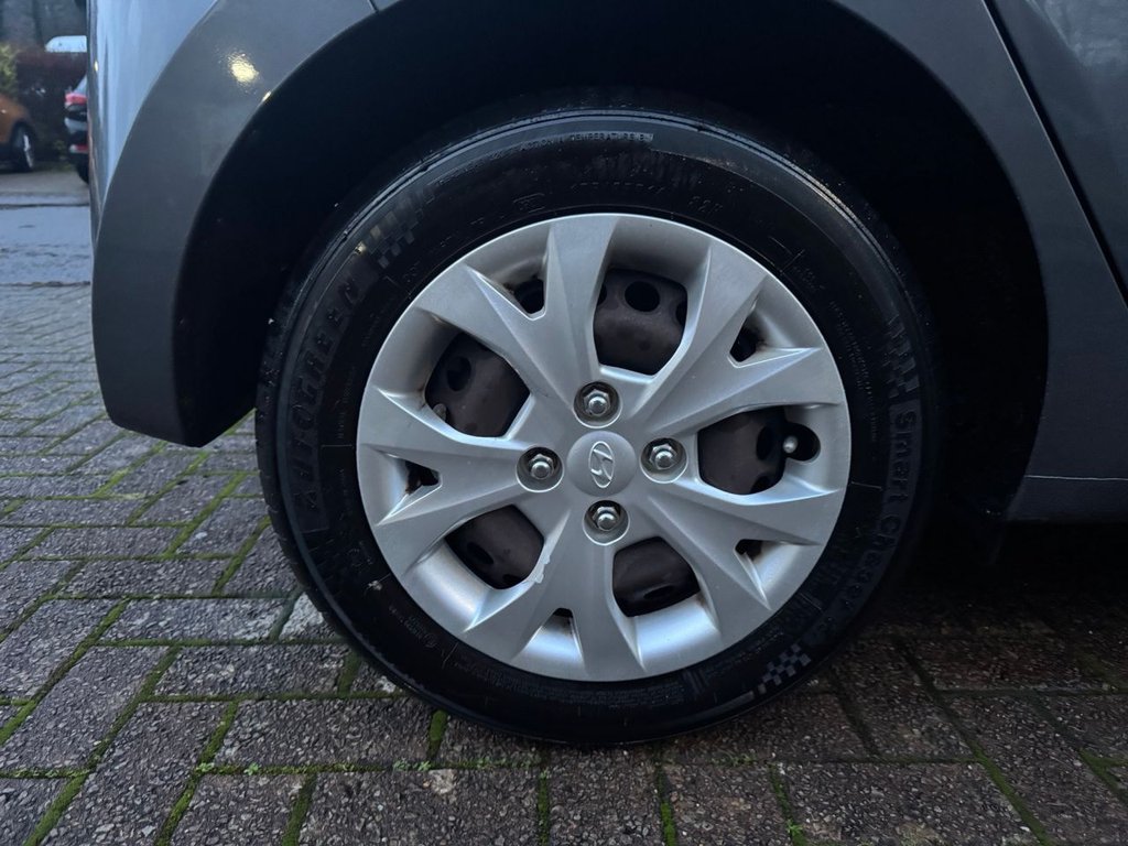 Used Hyundai i10 2015 for sale - 76986111: Photo 18