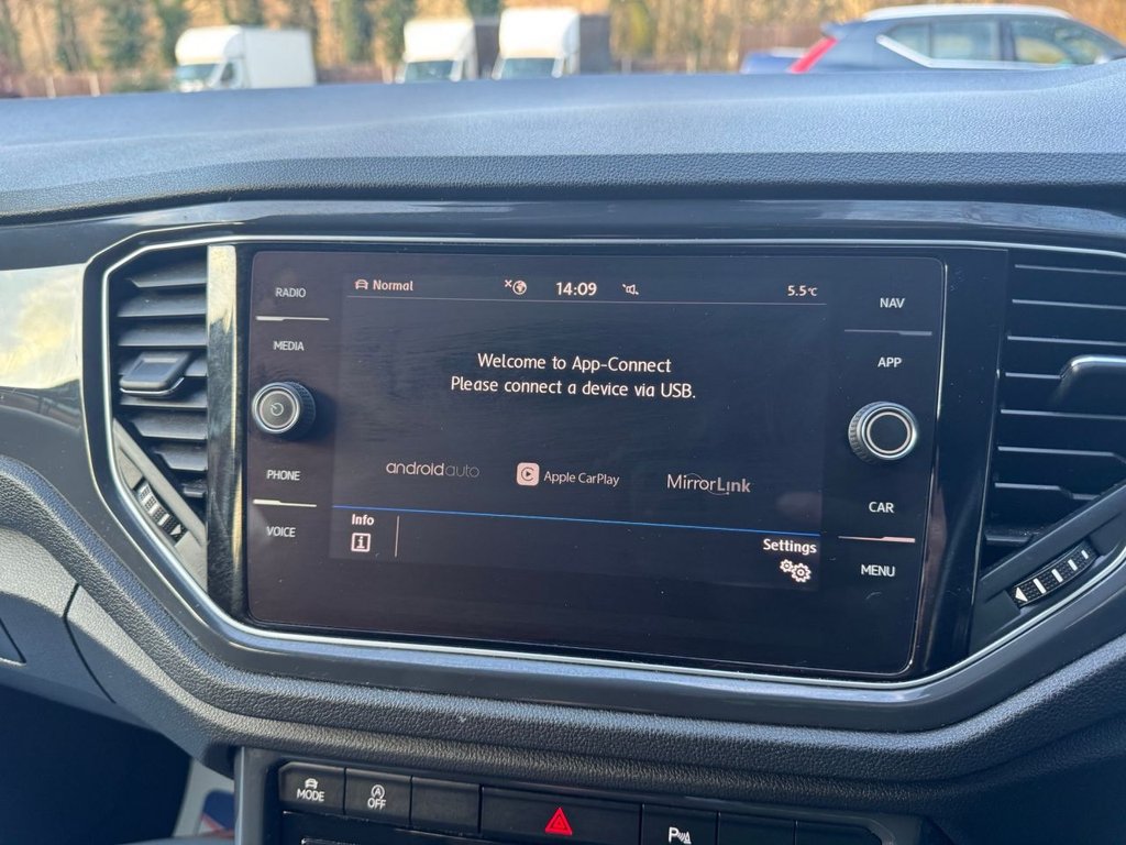 Used Volkswagen T-Roc 2019 for sale - 77133353: Photo 22