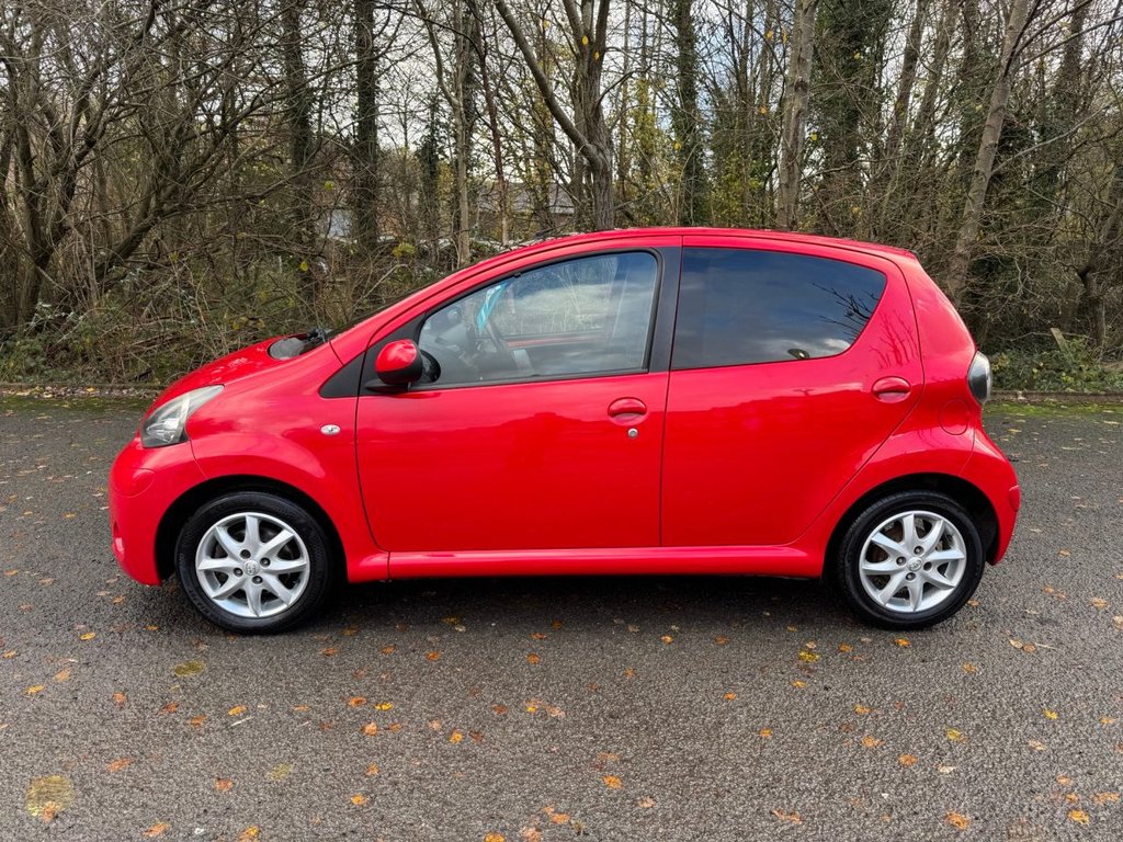 Used Toyota AYGO 2013 for sale - 76900760: Photo 2