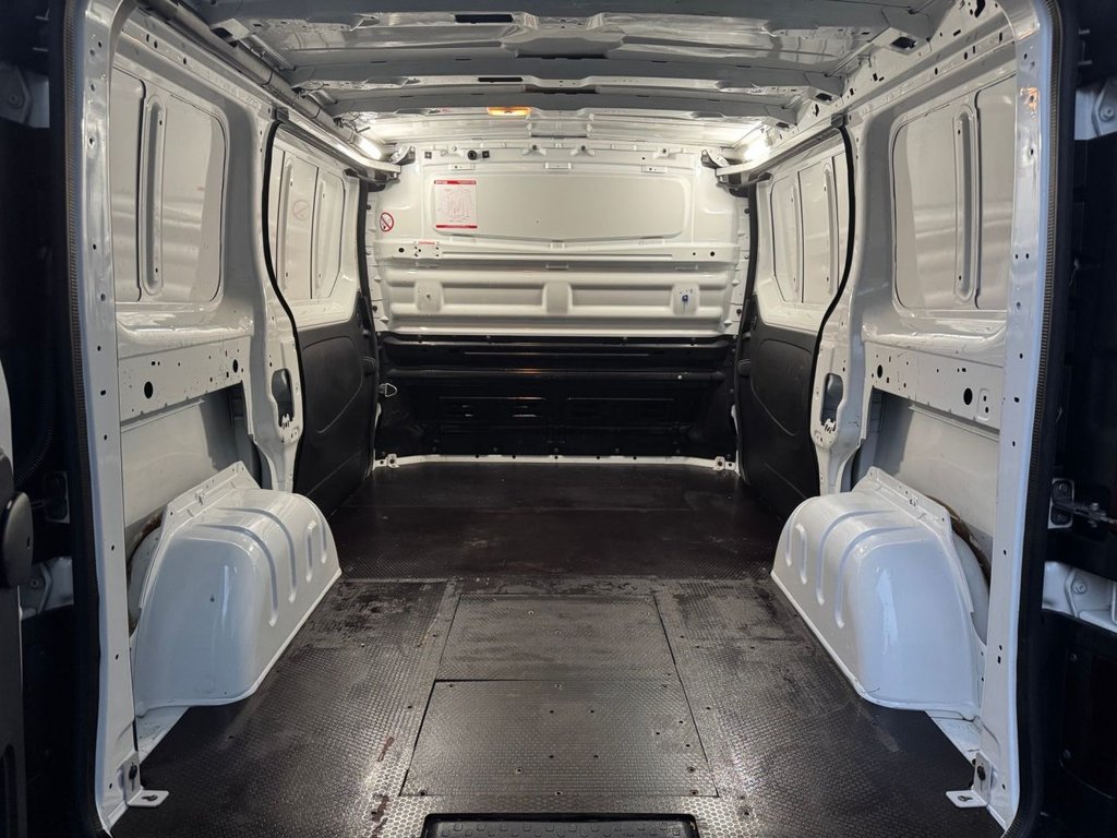 Used Vauxhall Vivaro 2018 for sale - 76454144: Photo 9