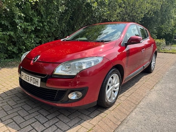 2013 (63) - 1.5 dCi Expression + Hatchback 5dr Diesel Manual Euro 5 (90 ps)
