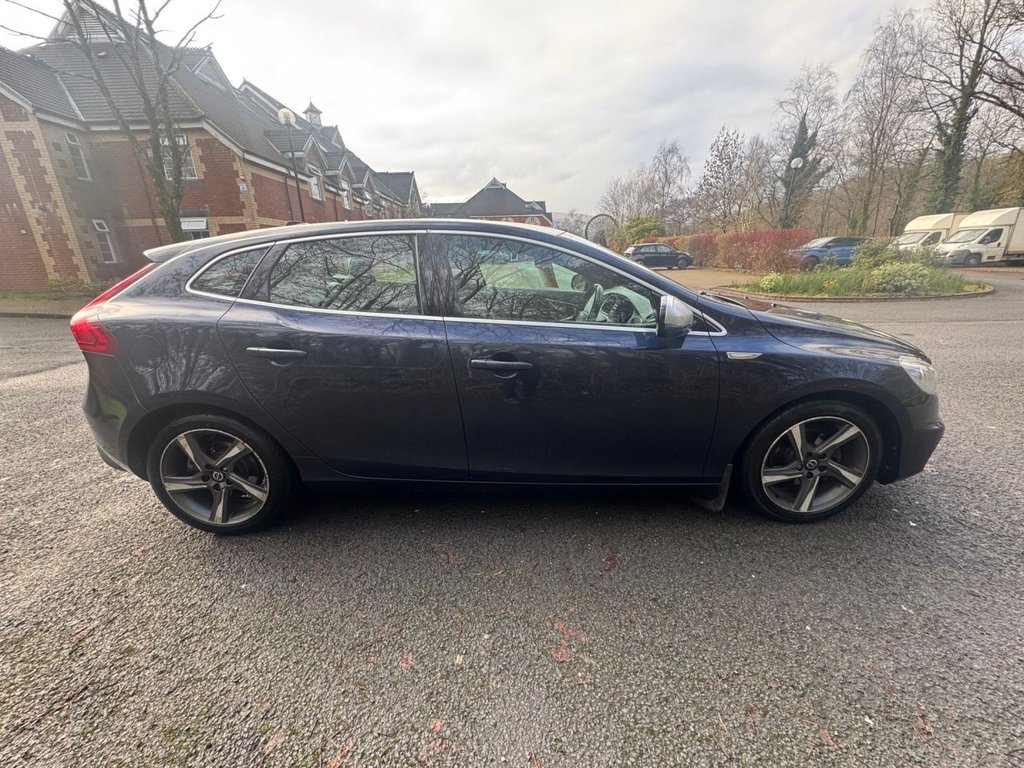 Used Volvo V40 2014 for sale - 77250418: Photo 5