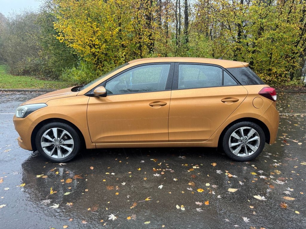 Used Hyundai i20 2015 for sale - 76470341: Photo 2