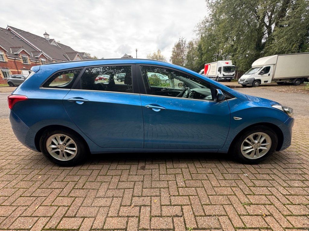 Used Hyundai i30 2015 for sale - 76147839: Photo 5