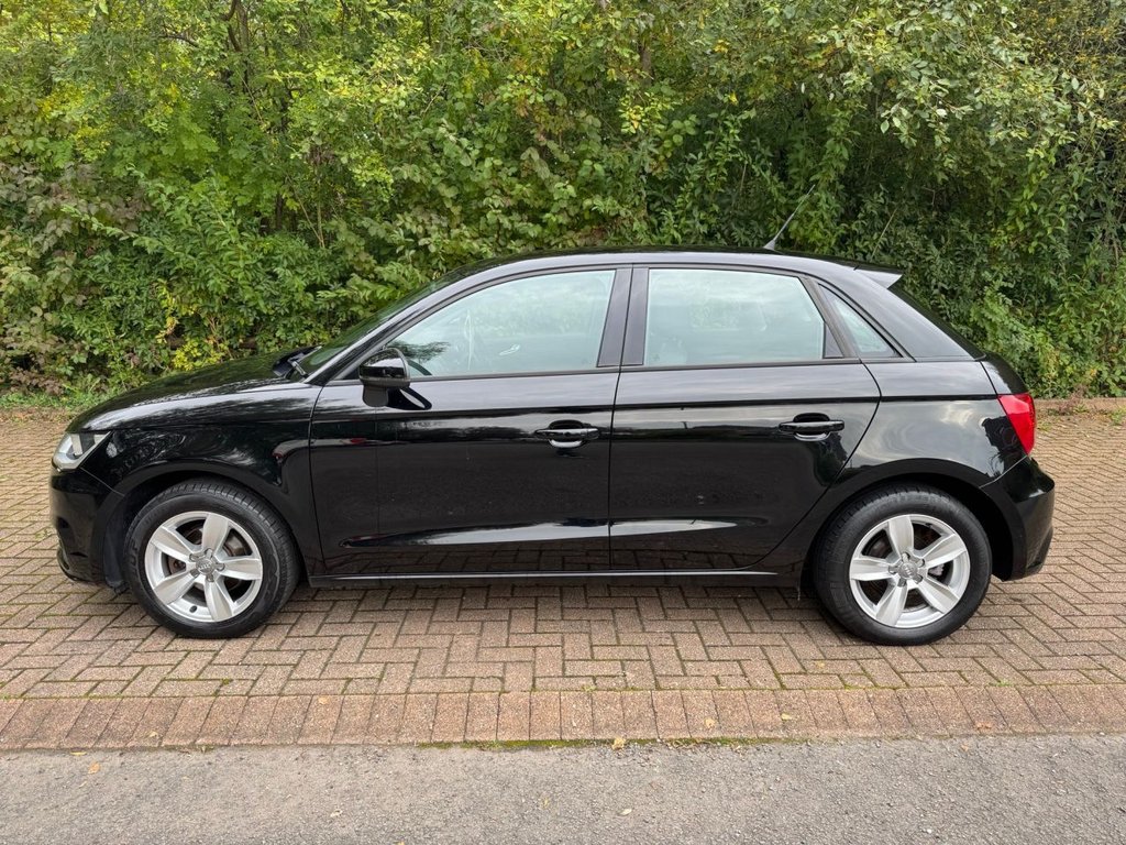 Used Audi A1 2016 for sale - 76147859: Photo 2