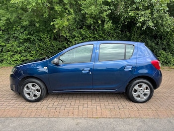 Used Dacia Sandero 2015 for sale - 79275876: Photo