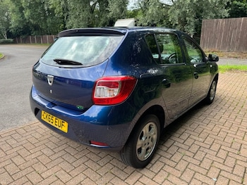 Used Dacia Sandero 2015 for sale - 79275876: Photo