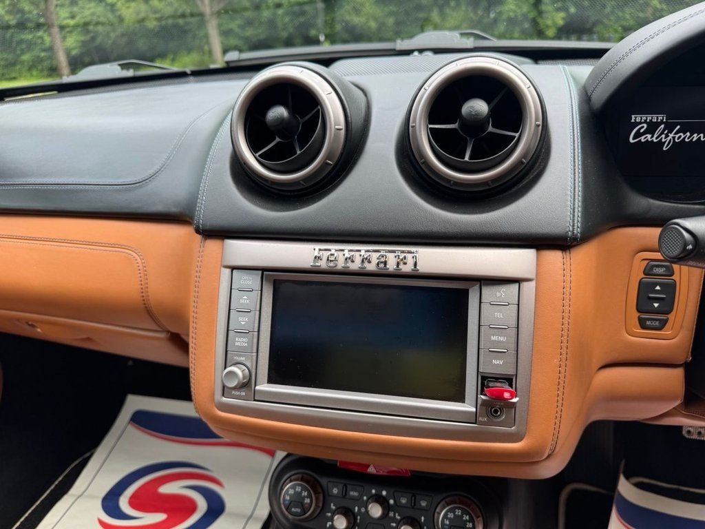 Used Ferrari California 2011 for sale - 76496529: Photo 12