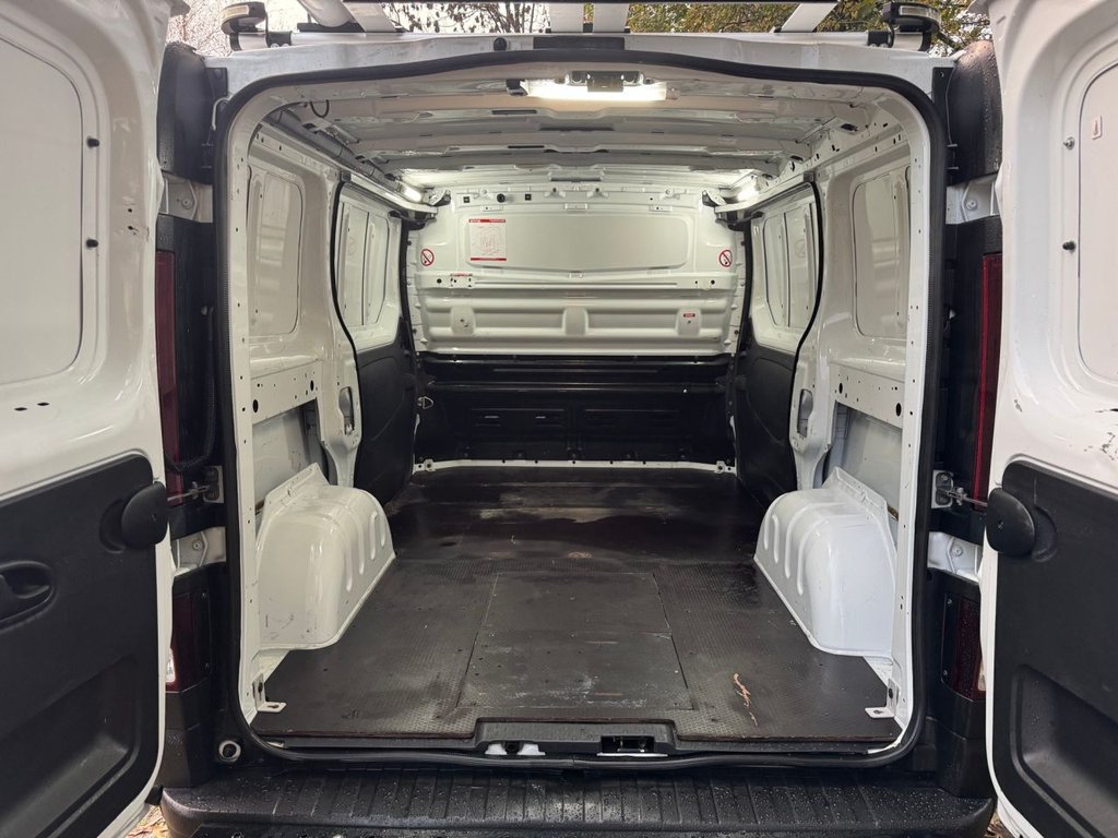 Used Vauxhall Vivaro 2018 for sale - 76496241: Photo 9