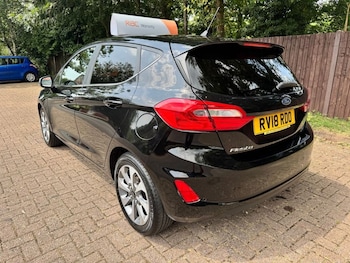 Used Ford Fiesta 2018 for sale - 79300558: Photo