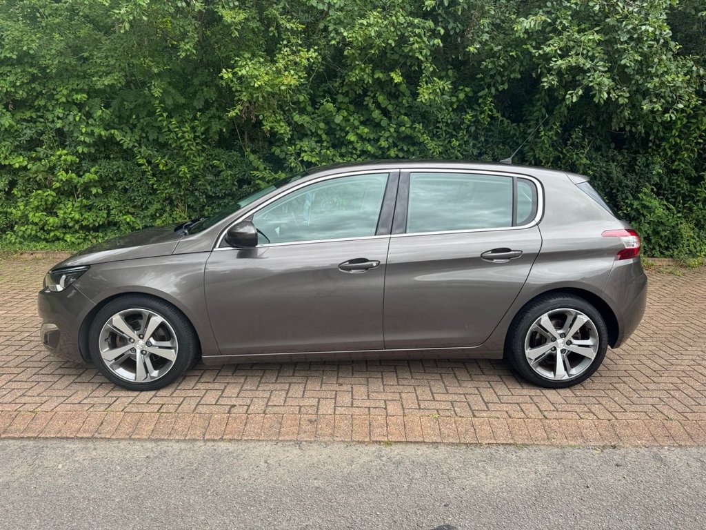 Used Peugeot 308 2015 for sale - 77668830: Photo 2