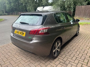 Used Peugeot 308 2015 for sale - 77668830: Photo