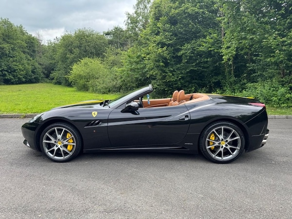 Used Ferrari California 2011 for sale - 71504319: Photo 2
