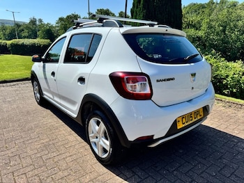 Used Dacia Sandero Stepway 2015 for sale - 79009098: Photo