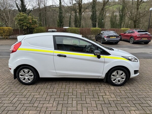 Used Ford Fiesta 2015 for sale - 71504651: Photo 5