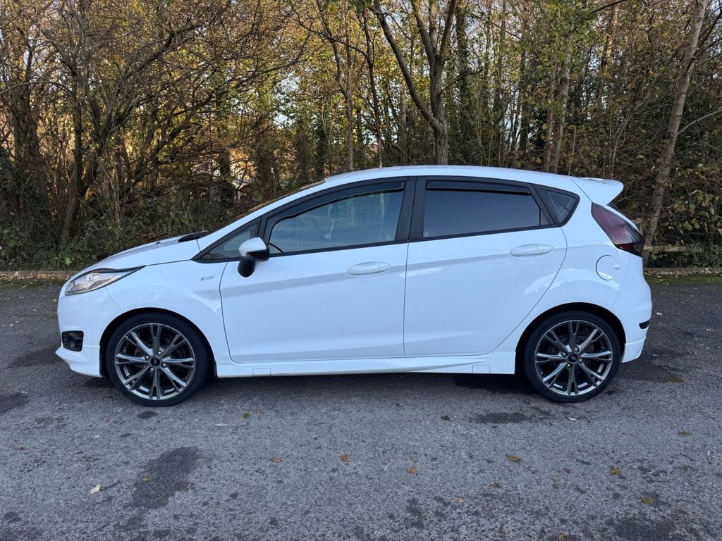 Used Ford Fiesta 2017 for sale - 76655169: Photo 2