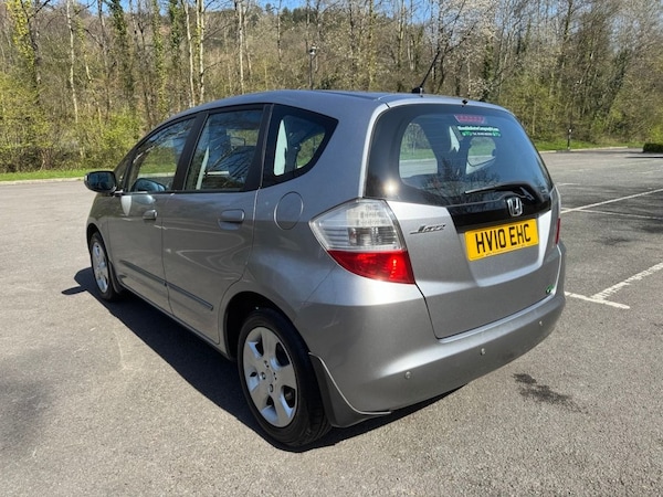 Used Honda Jazz 2010 for sale - 74265237: Photo 2