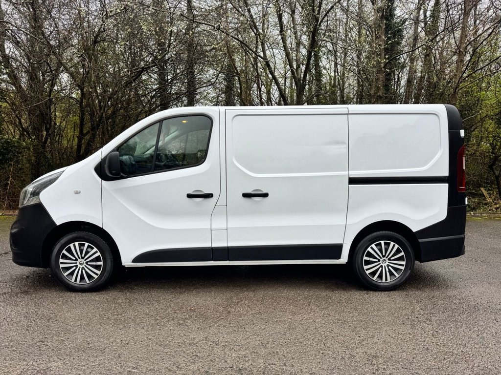 Used Vauxhall Vivaro 2016 for sale - 78003040: Photo 2