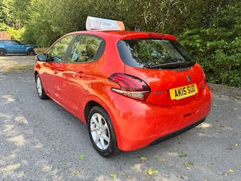 Used Peugeot 208 2015 for sale - 79197526: Photo