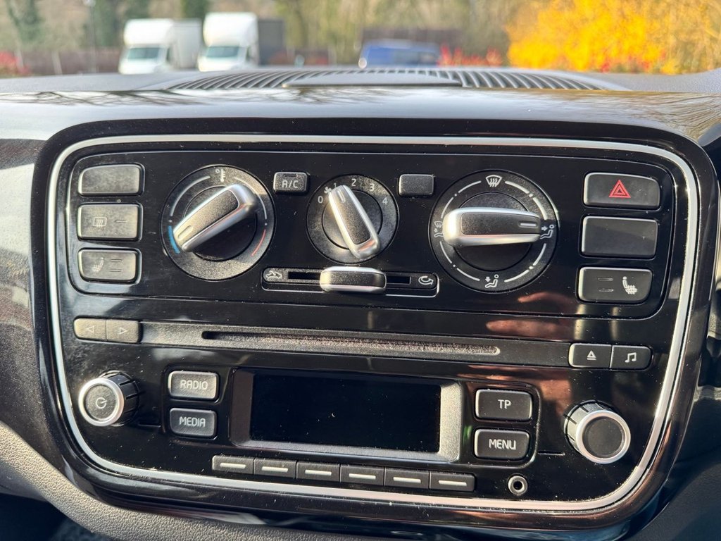 Used Volkswagen up! 2014 for sale - 77967520: Photo 18