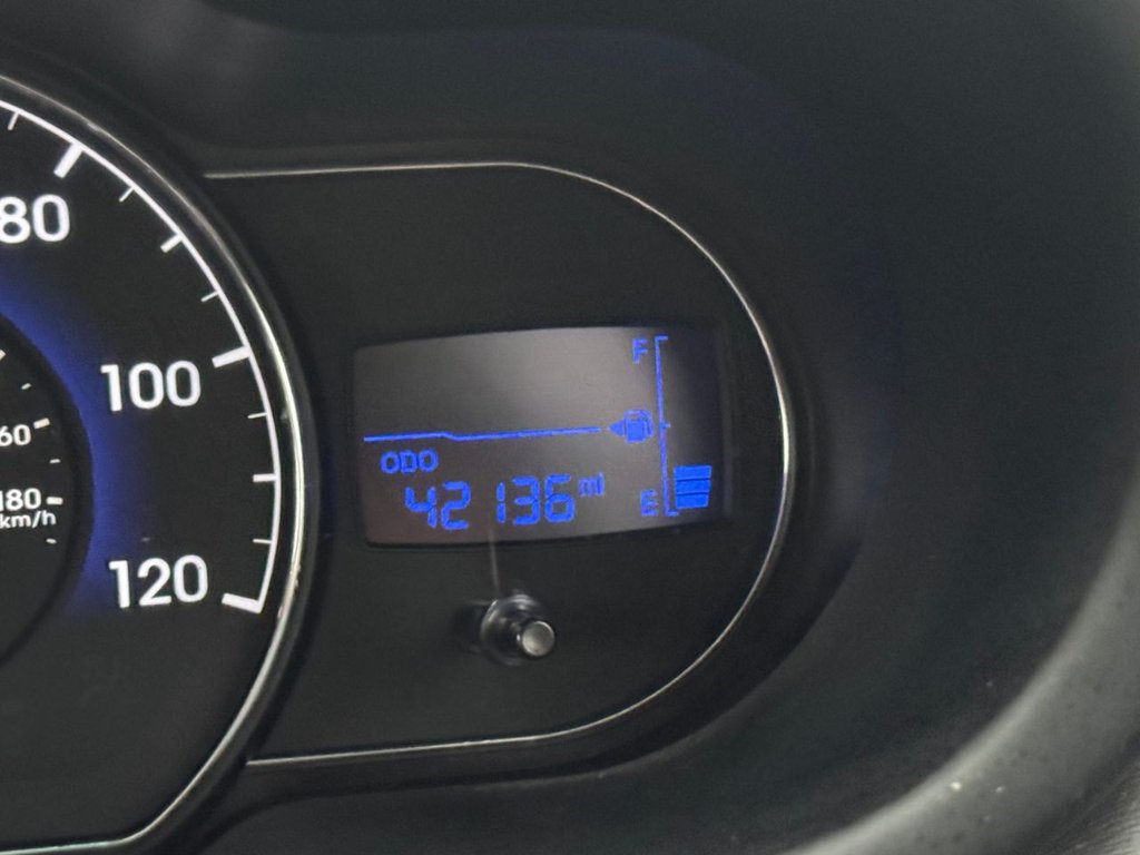 Used Hyundai i10 2011 for sale - 76986470: Photo 16