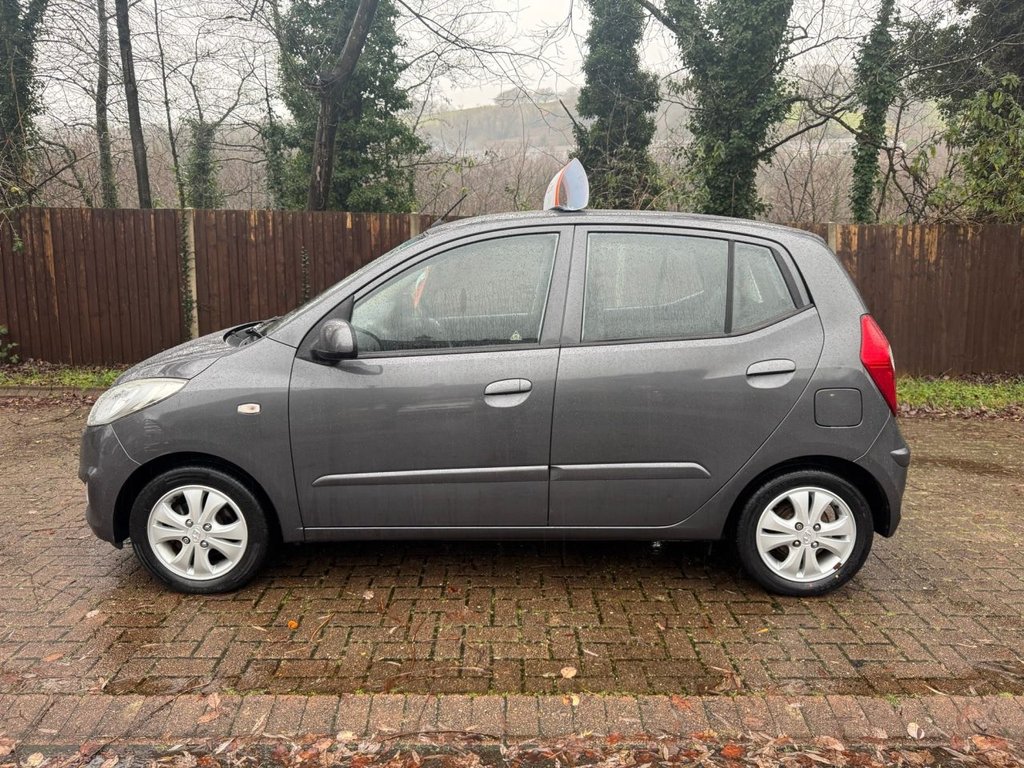 Used Hyundai i10 2011 for sale - 76986470: Photo 2