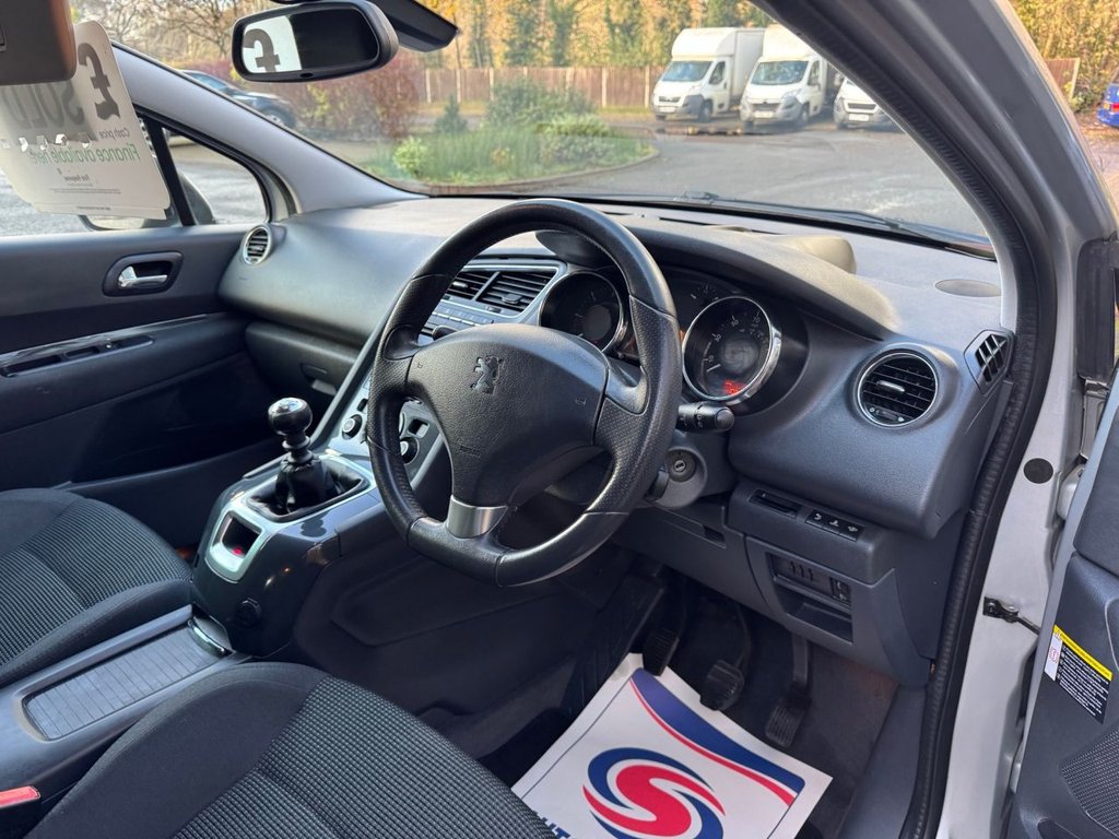 Used Peugeot 5008 2012 for sale - 76797948: Photo 10