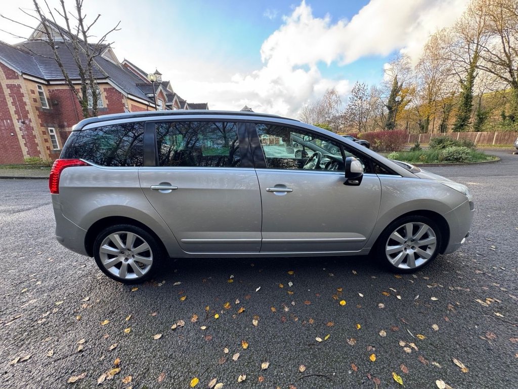 Used Peugeot 5008 2012 for sale - 76797948: Photo 5