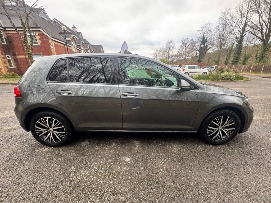 Used Volkswagen Golf 2017 for sale - 77779993: Photo 5