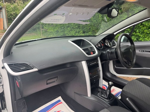 Used Peugeot 207 2010 for sale - 75028326: Photo 12