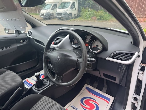 Used Peugeot 207 2010 for sale - 75028326: Photo 13