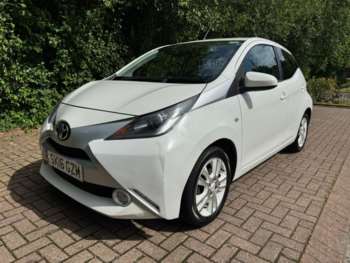 2016 (16) - 1.0 VVT-i x-pure Hatchback 5dr Petrol Manual Euro 6 (68 ps)