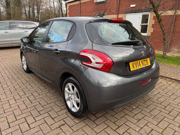 Used Peugeot 208 2014 for sale - 73990841: Photo 3