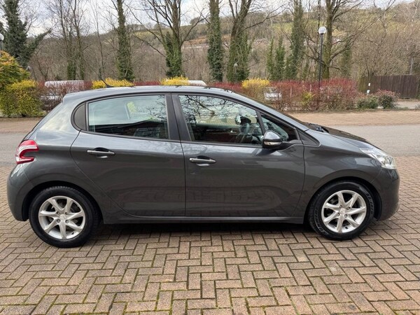 Used Peugeot 208 2014 for sale - 73990841: Photo 5