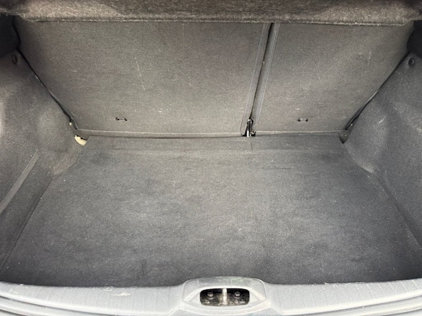 Used Peugeot 208 2014 for sale - 73990841: Photo 9