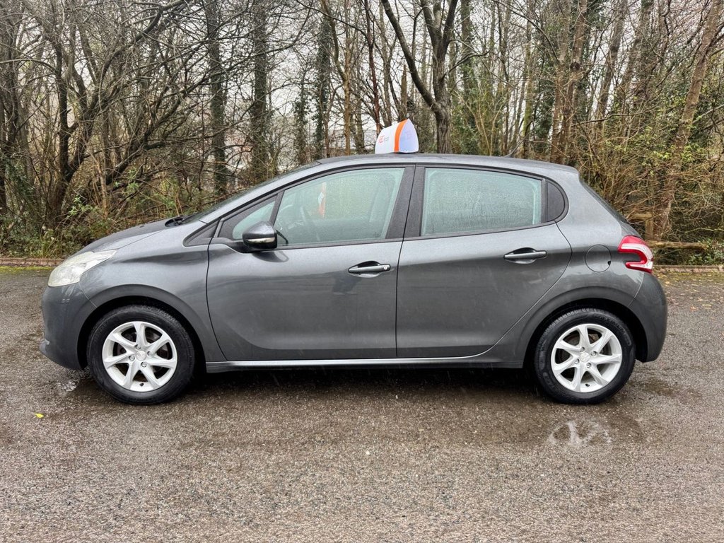 Used Peugeot 208 2015 for sale - 77821490: Photo 2