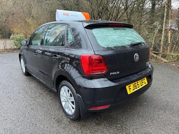 Used Volkswagen Polo 2015 for sale - 77302029: Photo
