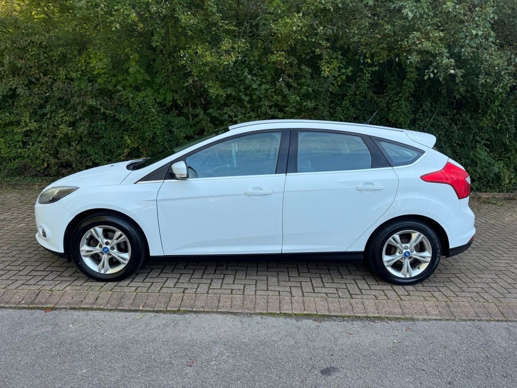 Used Ford Focus 2012 for sale - 76106120: Photo 2