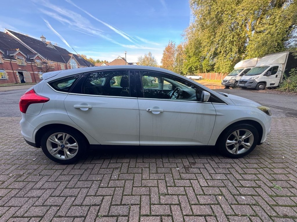 Used Ford Focus 2012 for sale - 76106120: Photo 5