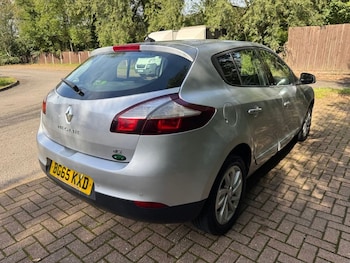Used Renault Megane 2015 for sale - 76105530: Photo