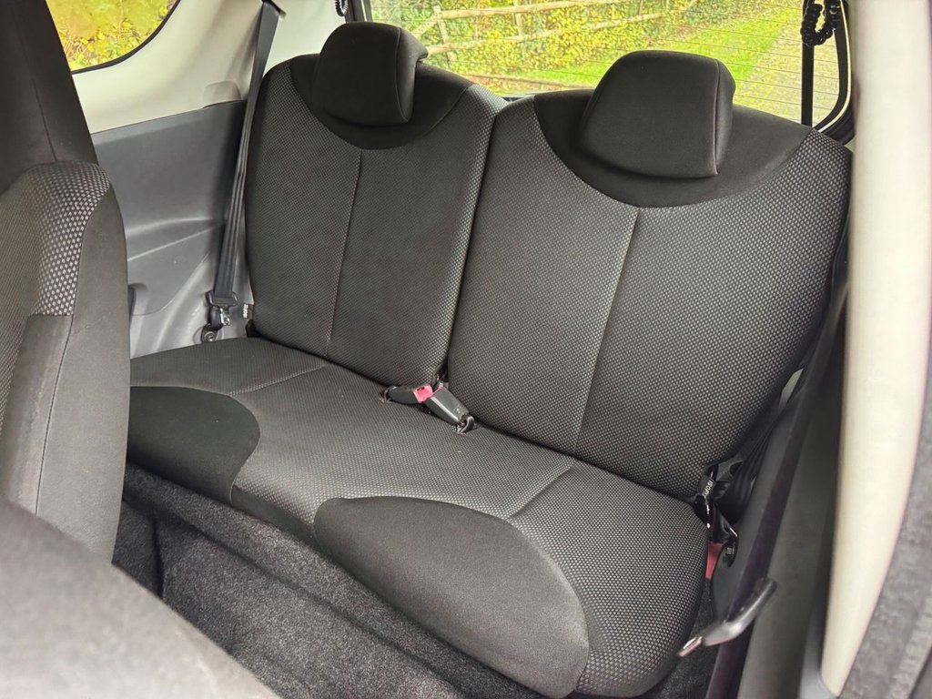 Used Toyota AYGO 2009 for sale - 76417904: Photo 12