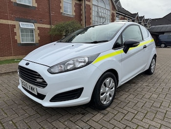Used Ford Fiesta 2015 for sale - 77250062: Photo