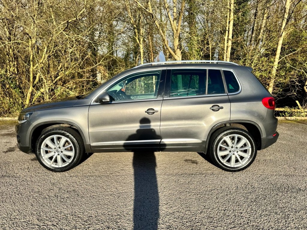 Used Volkswagen Tiguan 2012 for sale - 78017801: Photo 2