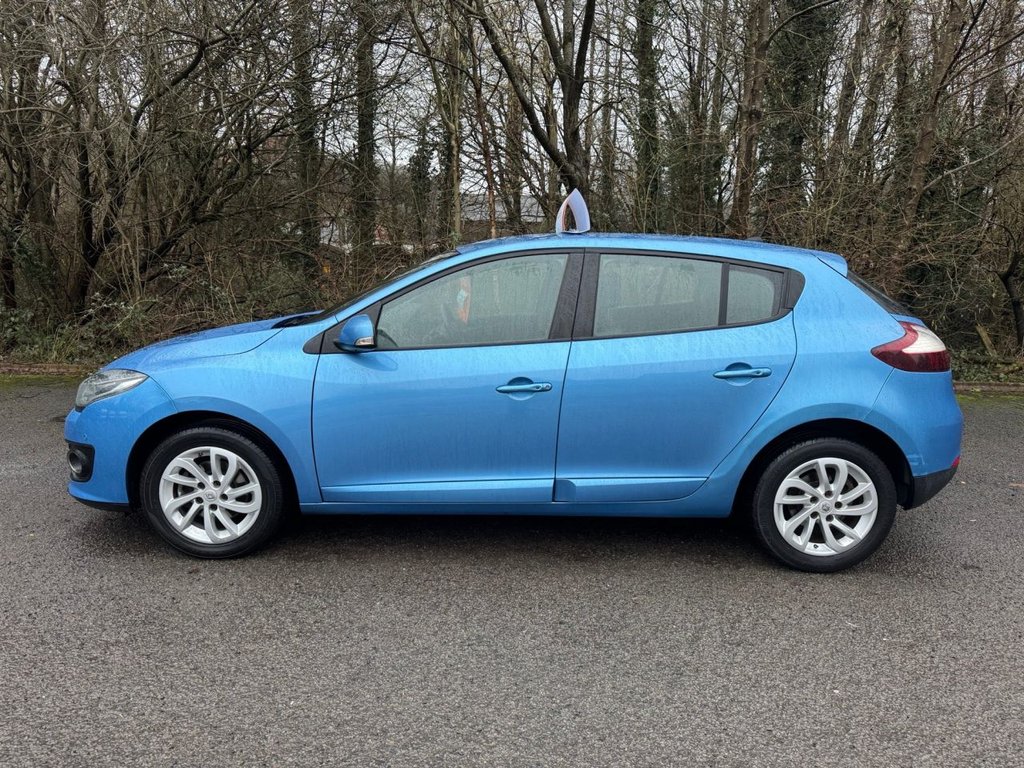 Used Renault Megane 2015 for sale - 77276015: Photo 2